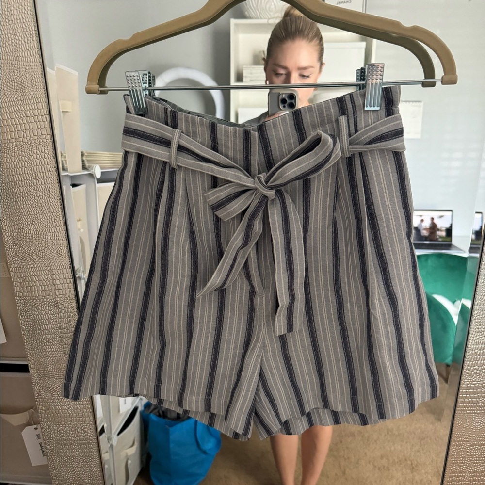 Striped linen shorts